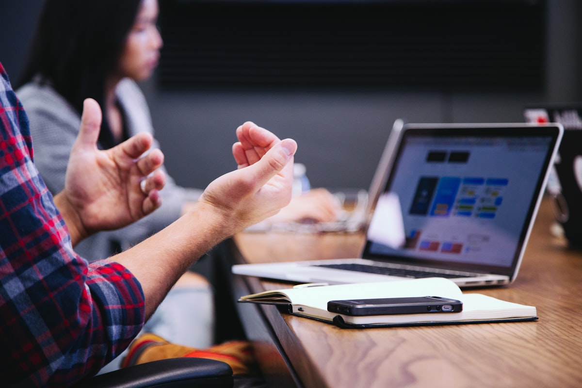 Handoff Perfeito: Da Qualificação com IA para a Reunião com o Closer em Treinamentos e Educação Corporativa - treinamento de equipe comercial com foco em abordagem de alto valor